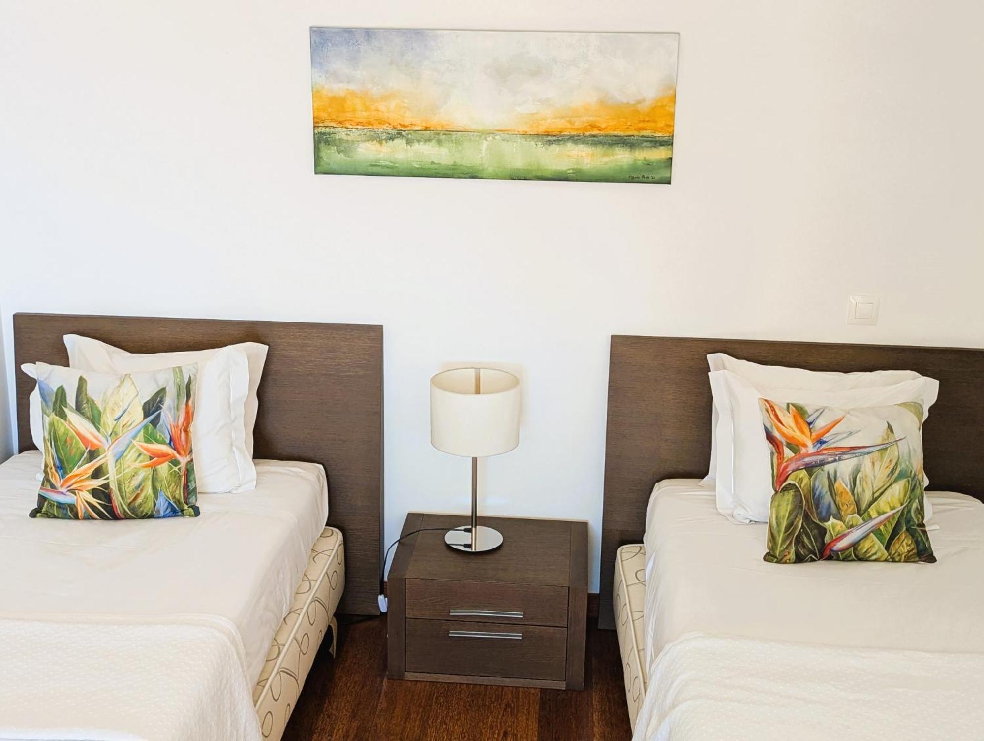 Luxury 3-Bedroom Apartment At High-End Praia Da Luz Bagian luar foto