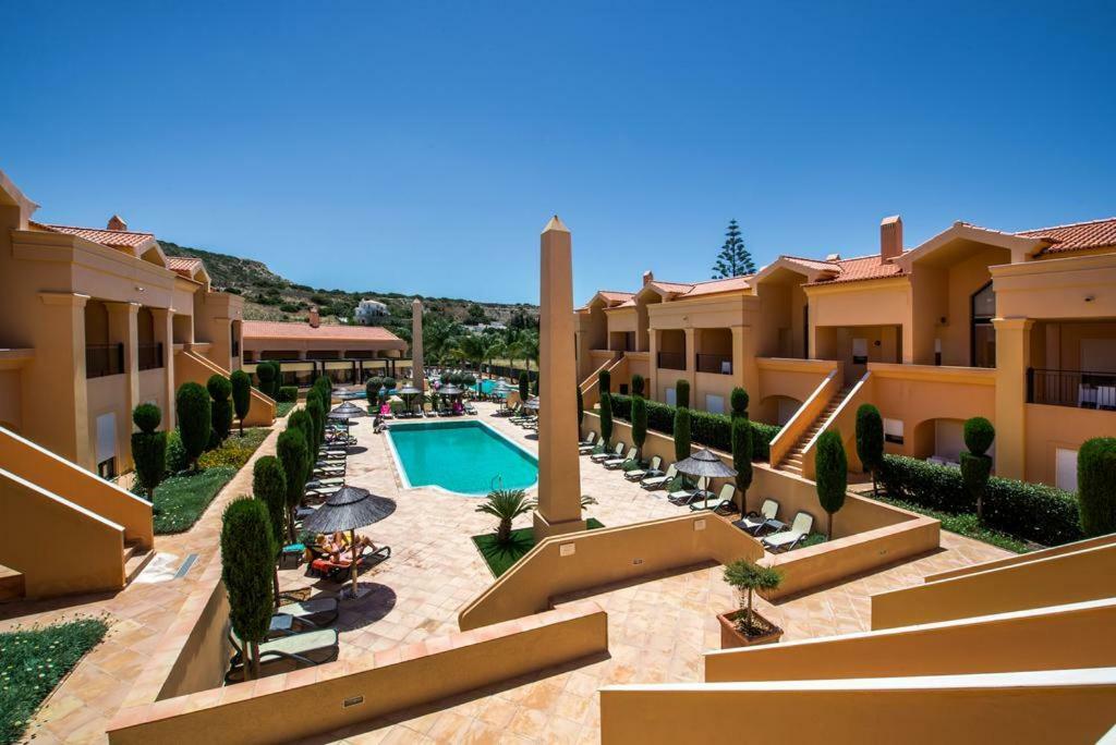 Luxury 3-Bedroom Apartment At High-End Praia Da Luz Bagian luar foto